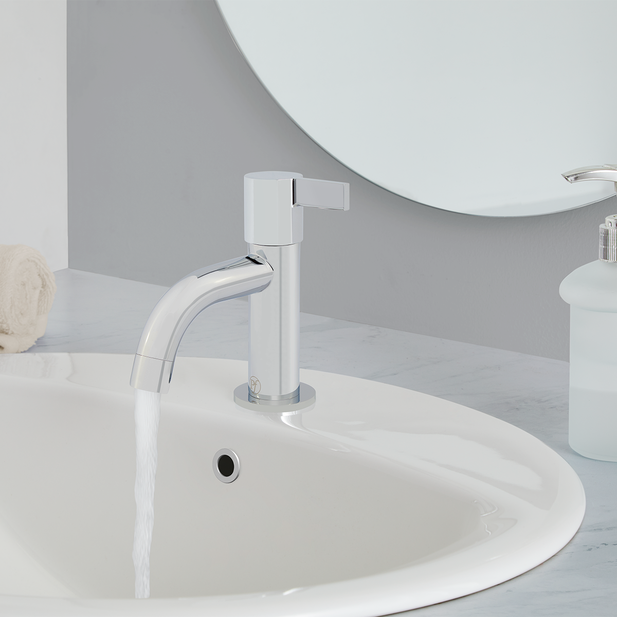 Grifería Agua Fria para Lavamanos Quadrado Cromo Pulido